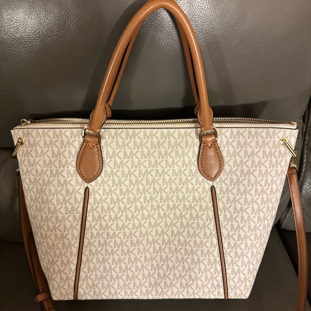 Michael Kors Beige and Brown Women's Bag - Picture 2 of 5